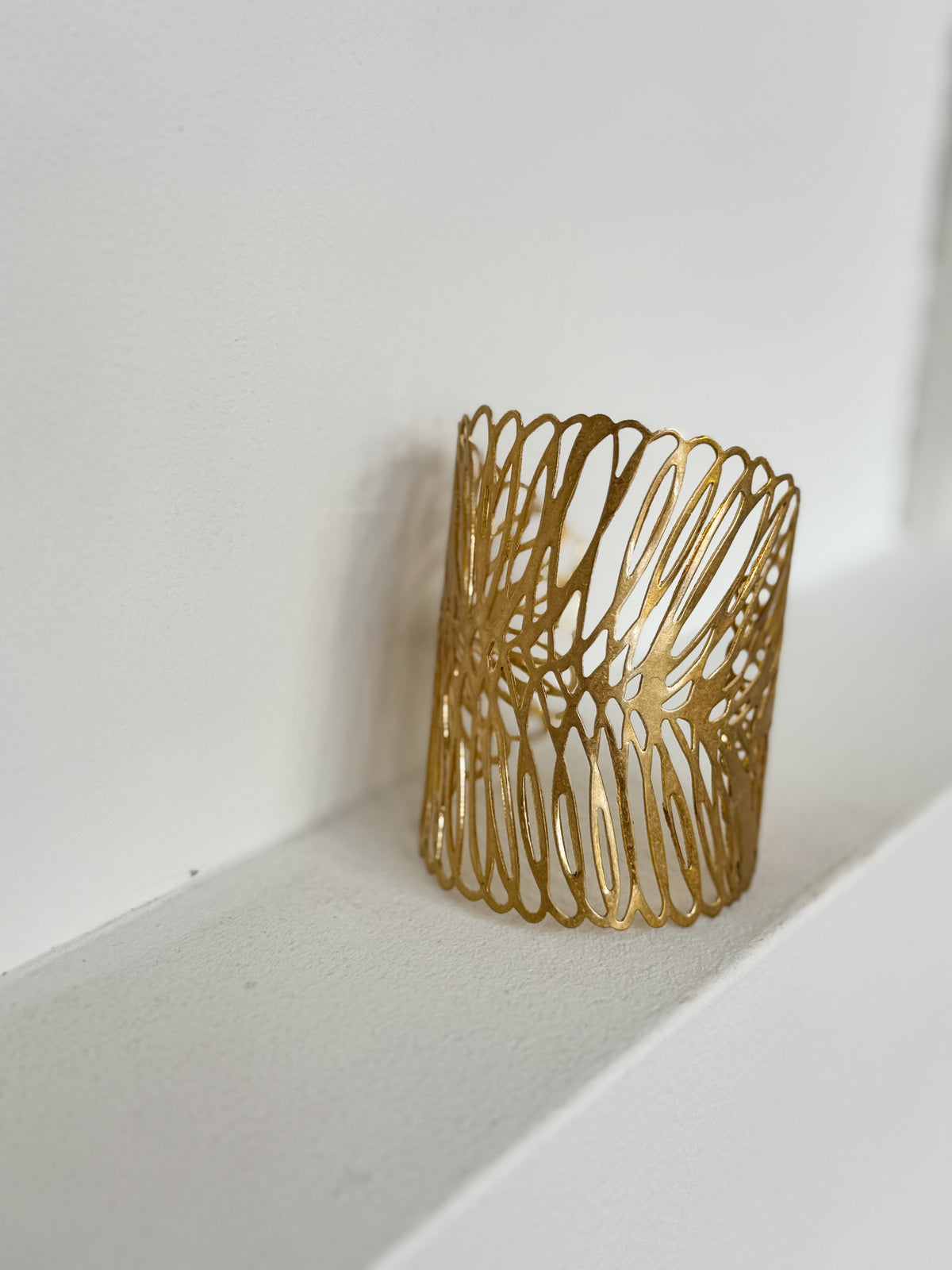 ELARA Cuff Bracelet – Gold
